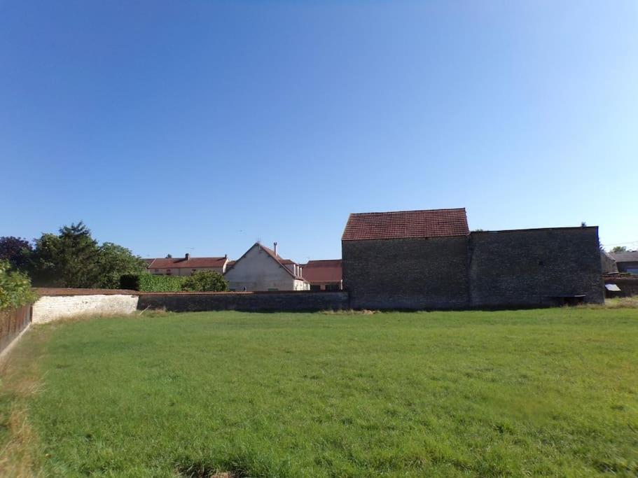 Bienvenue Chez Pepere Villa Nitry Exterior photo